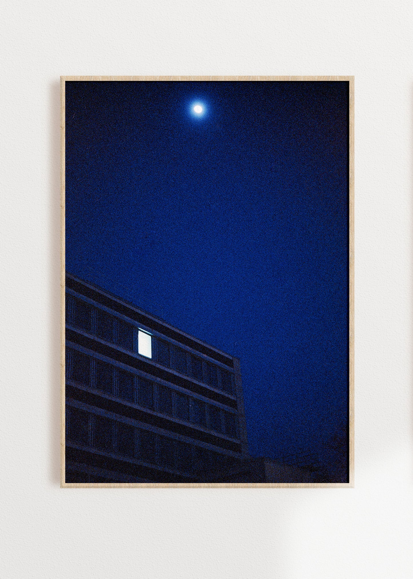 Gerahmter Kunstdruck "Mond und Büro"