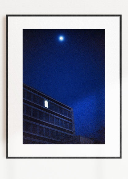 Gerahmter Kunstdruck "Mond und Büro"