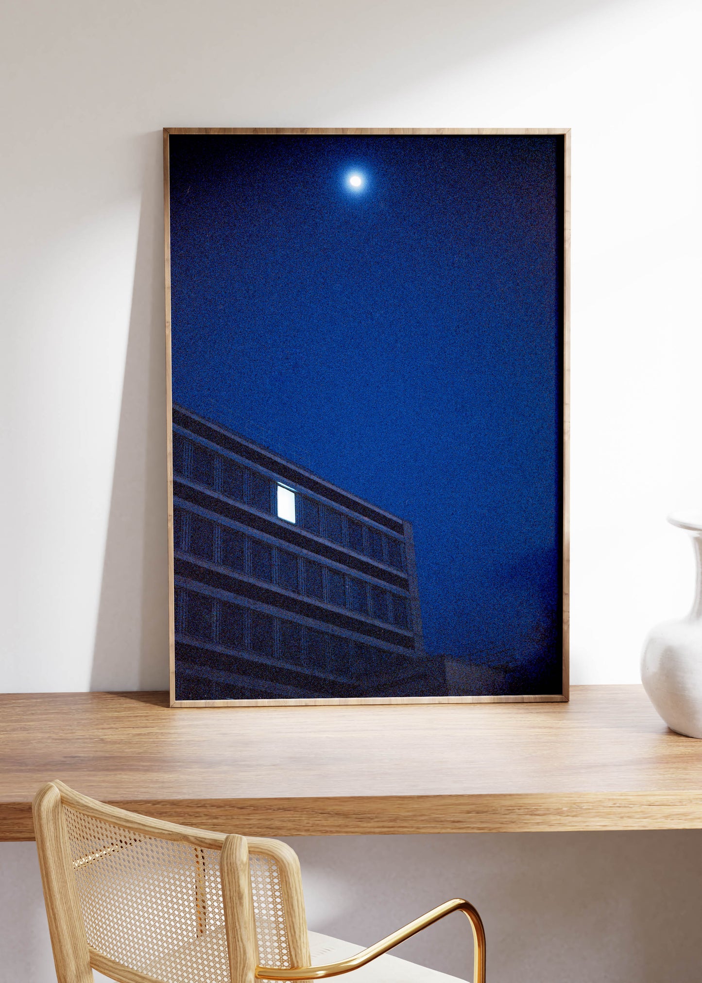 Gerahmter Kunstdruck "Mond und Büro"
