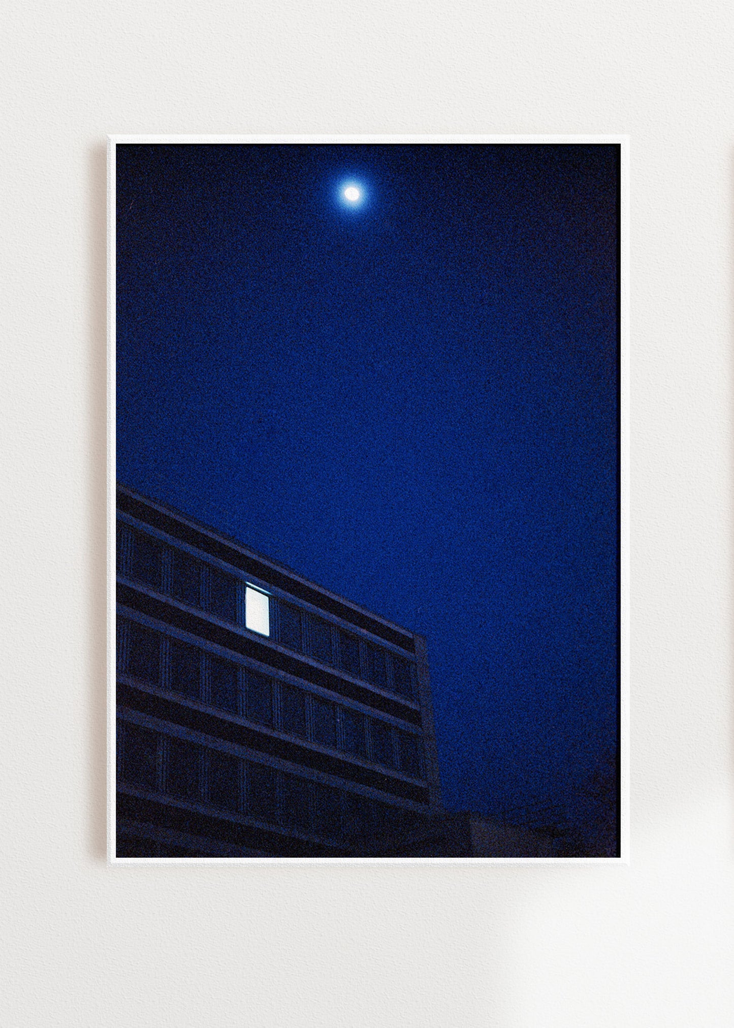 Gerahmter Kunstdruck "Mond und Büro"