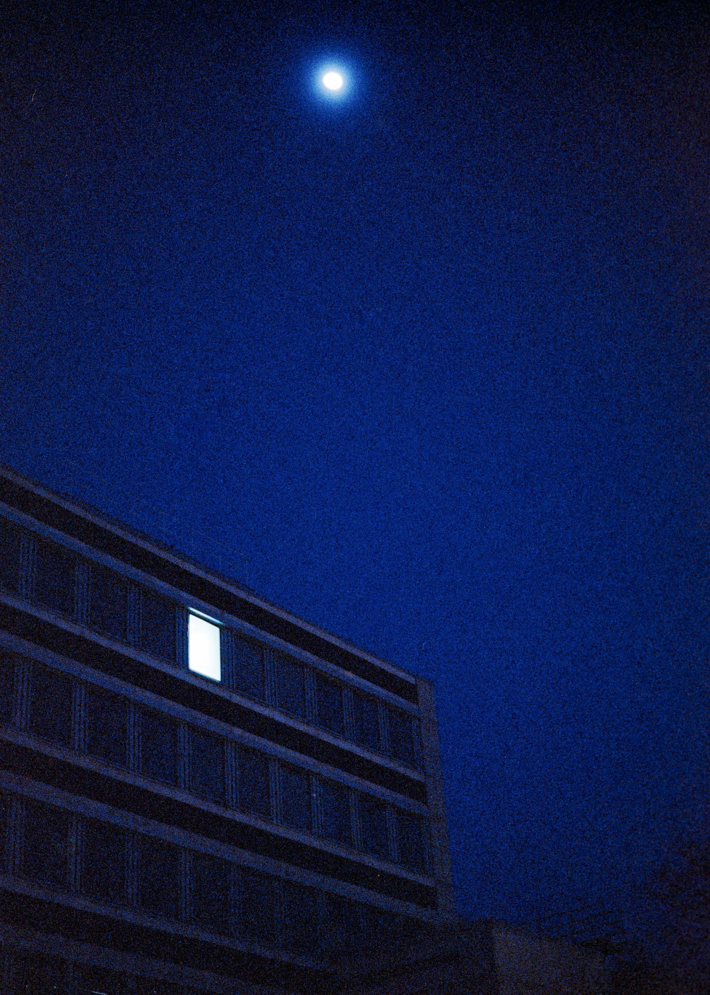 Gerahmter Kunstdruck "Mond und Büro"