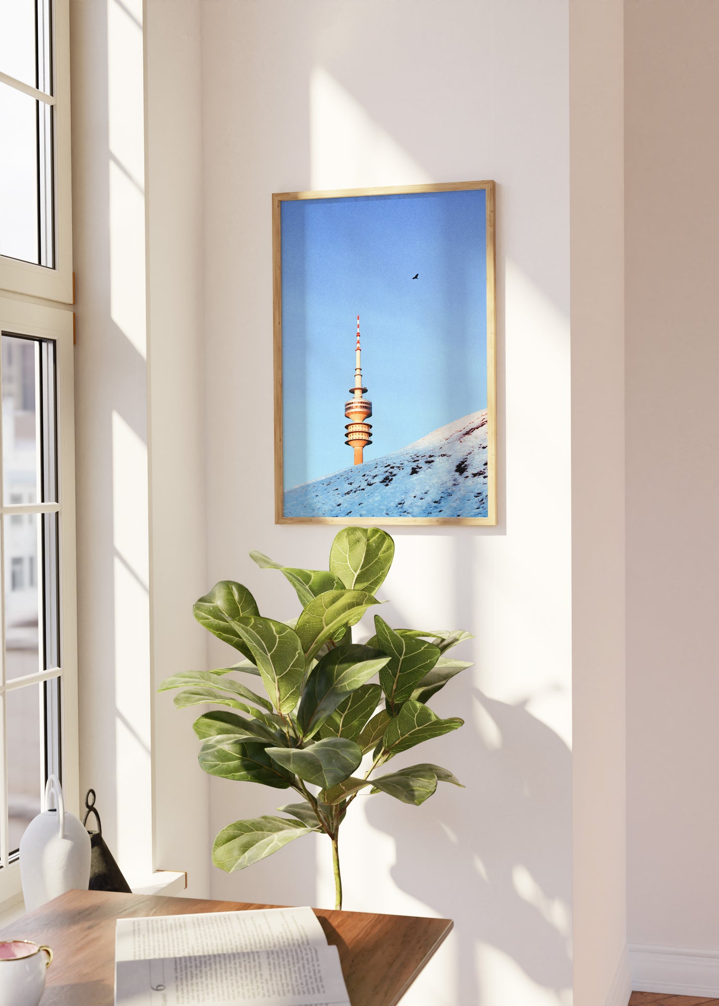 Gerahmter Kunstdruck "Olympiaturm, Vogel, Schnee"